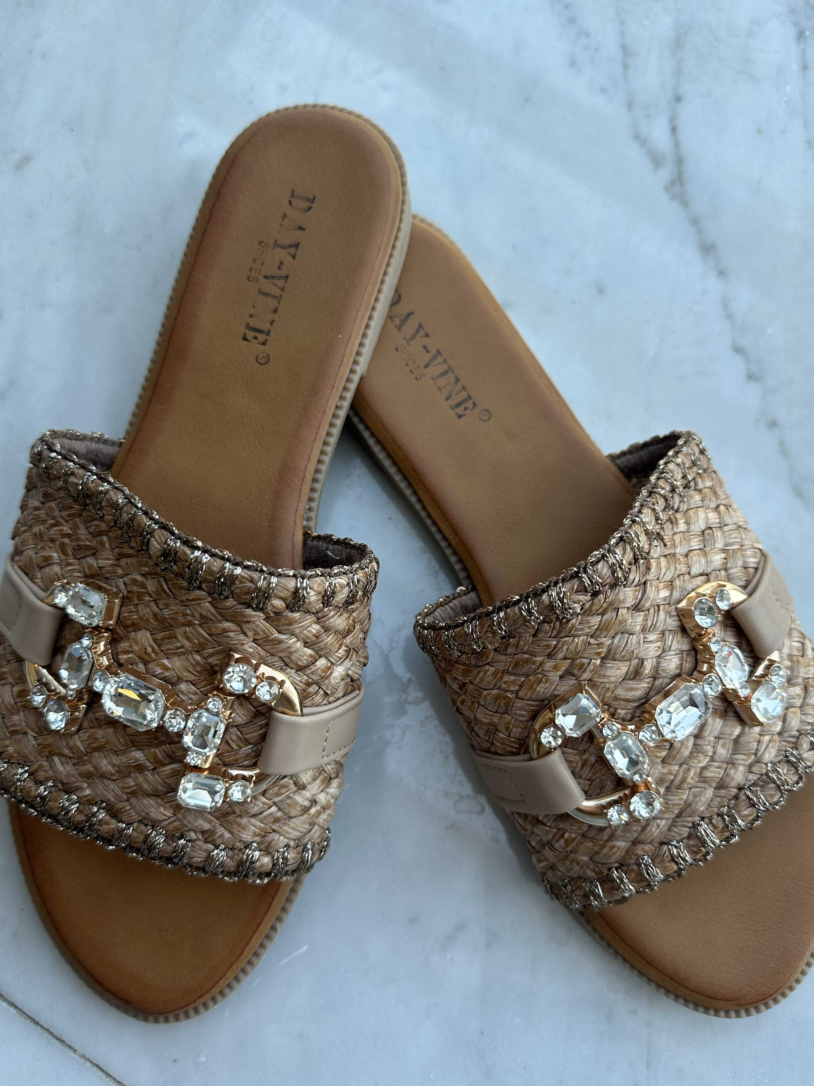 Vicki - Søde sandaler med flet og spænde af similisten